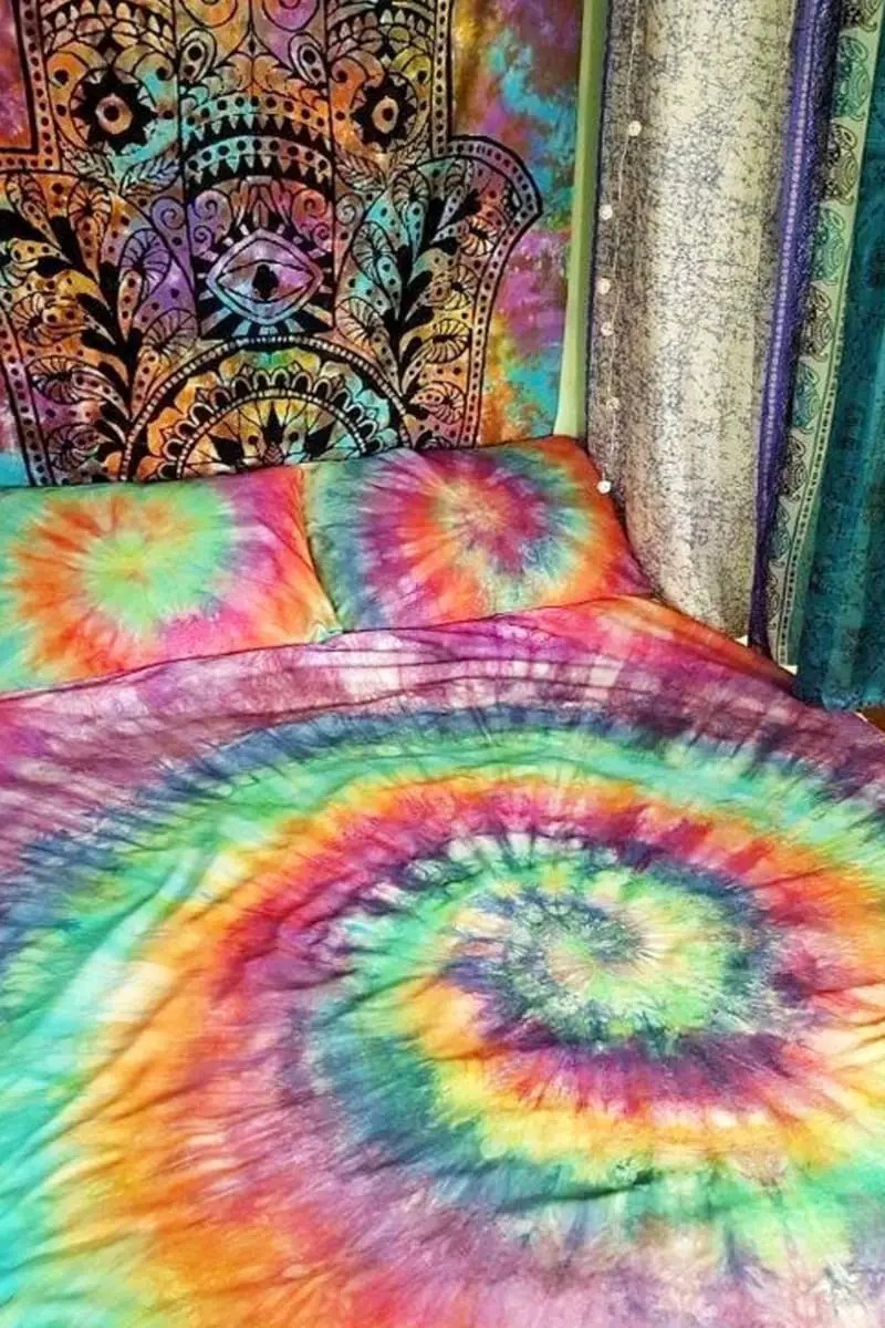 Tie Dye Your Bedding