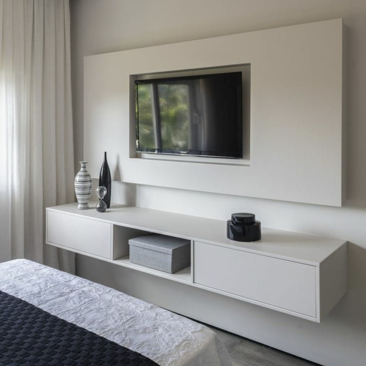 Place The Tv At The Foot Of Your Bed In Bedroom