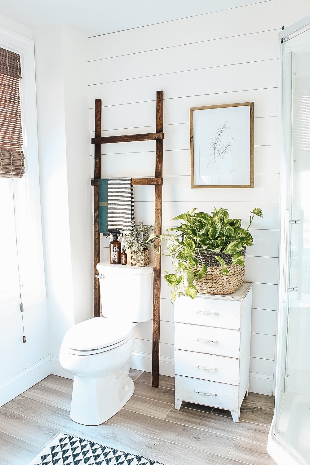 Micheala Diane Designs: DIY Bathroom Ladder