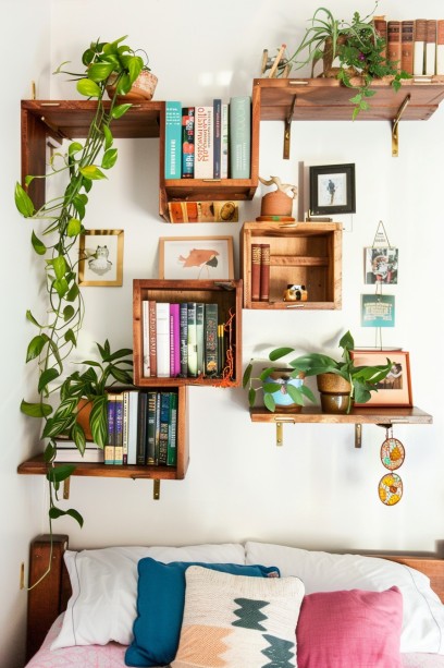 Elevated and Airy: The Magic of Wall-Mounted Shelves