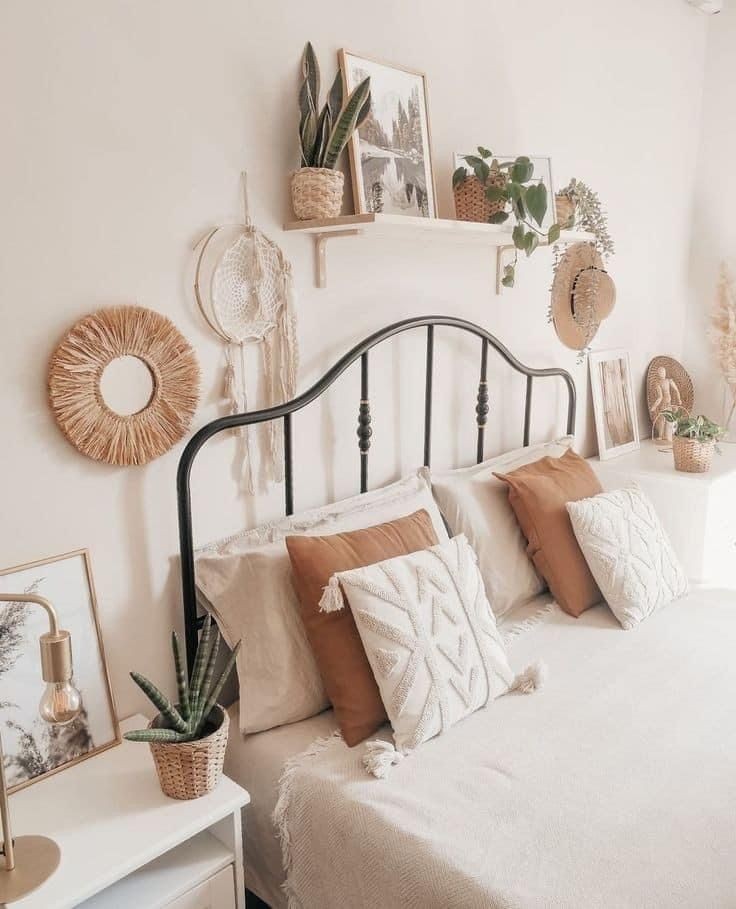 Vintage Bed Spring Decor: A Nod to the Past