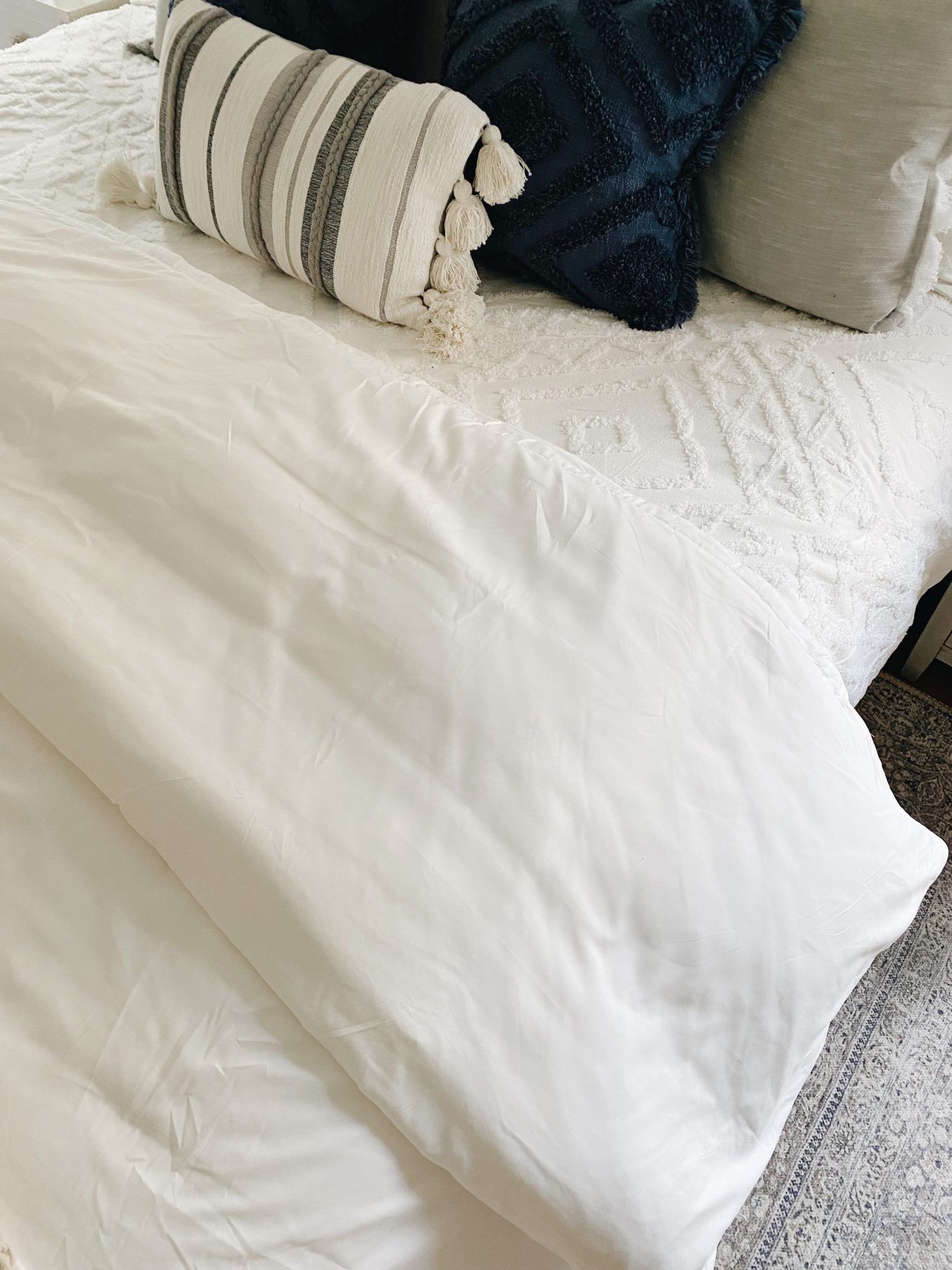 Bedding Idea: White Duvet 3-piece Set