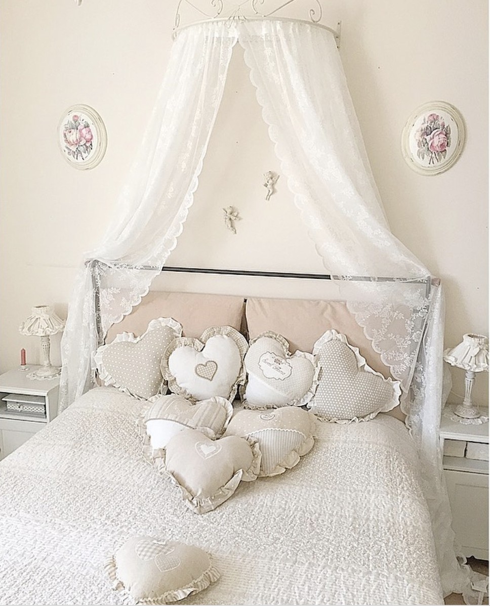 White Bedding For Cozy Bedroom