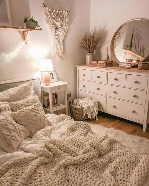 Tips for making a small bedroom look bigger