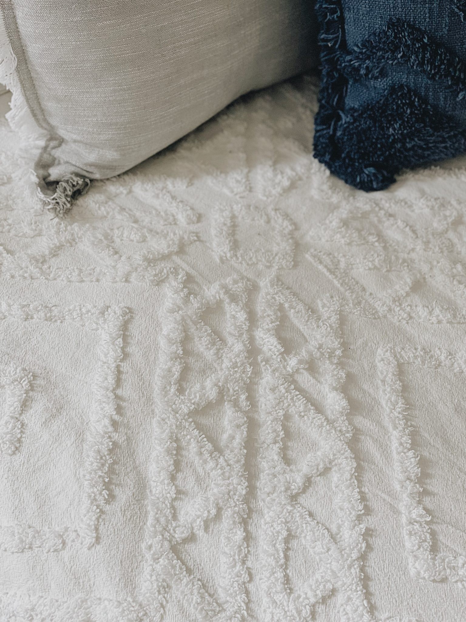 Bedding Idea: Chenille White 3-piece Quilt Set