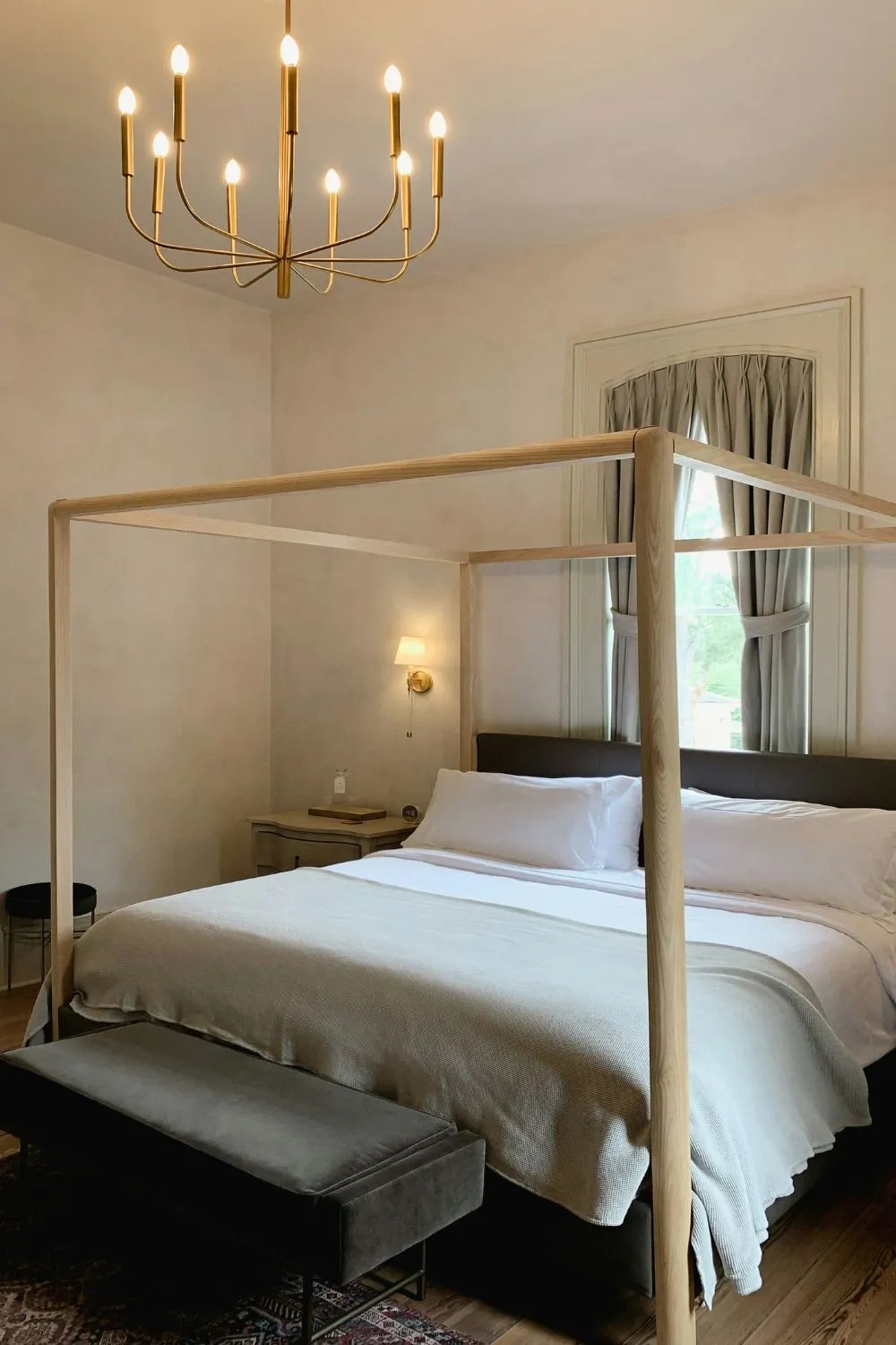 Go Grand With A Four-Poster bed