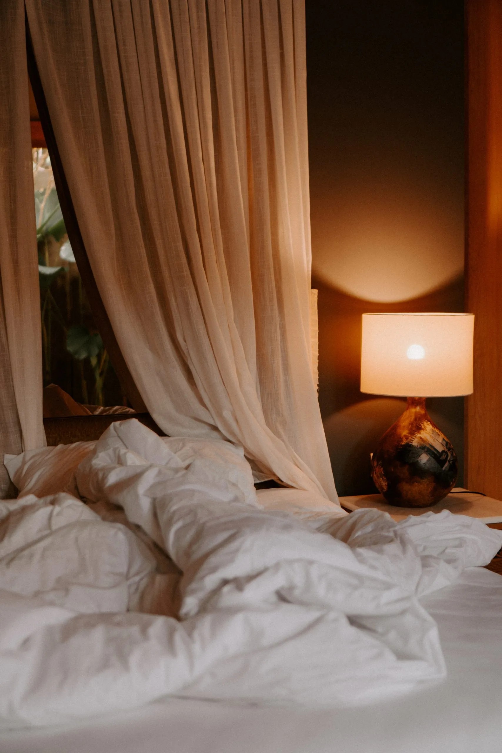 The benefits of smart lighting in a bedroom during winter